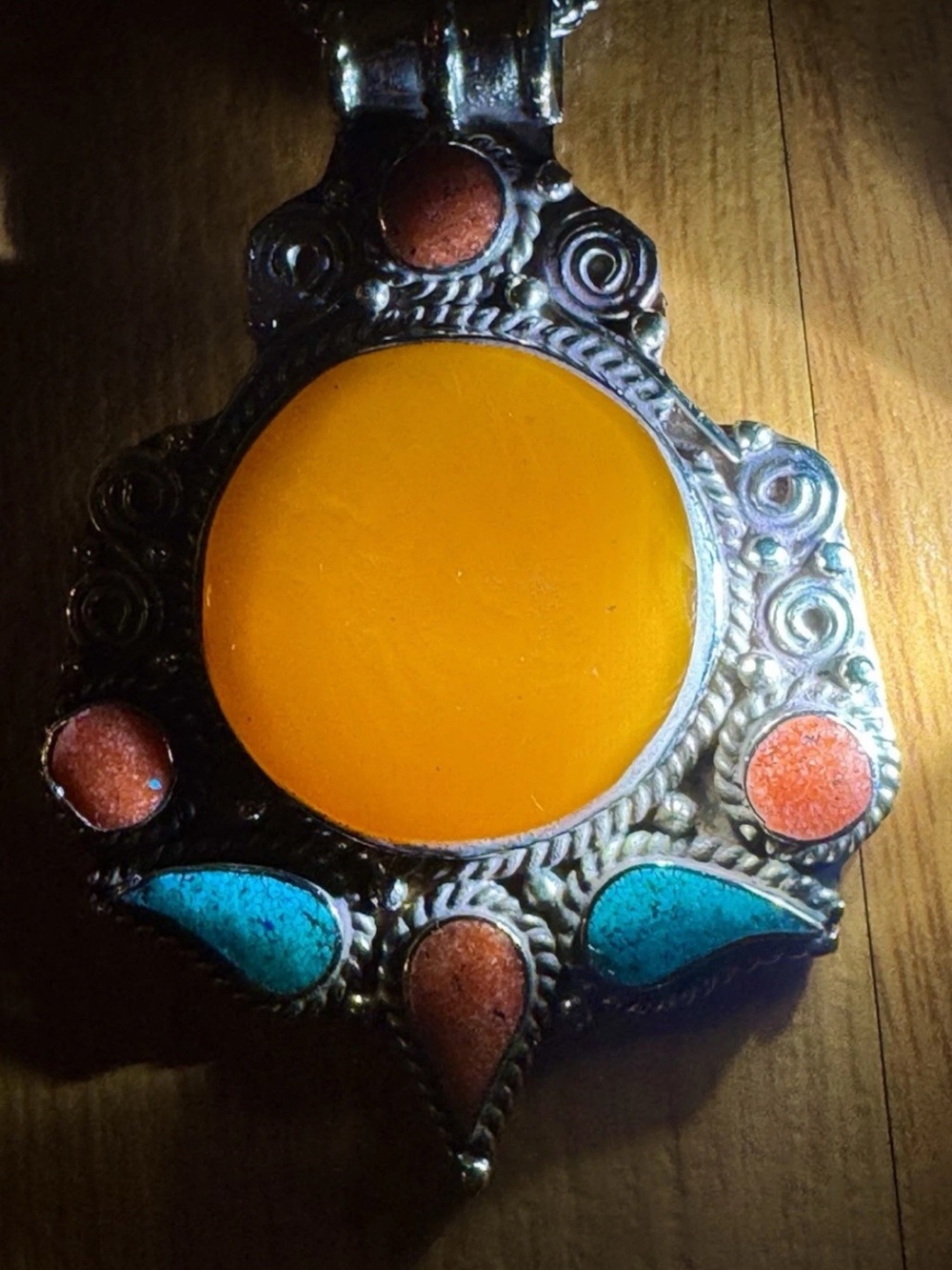 Handcrafted Ethnic Tibetan Amber Resin & Stones Pendant Set In Silver,3”in,30gr - Picture 7 of 8